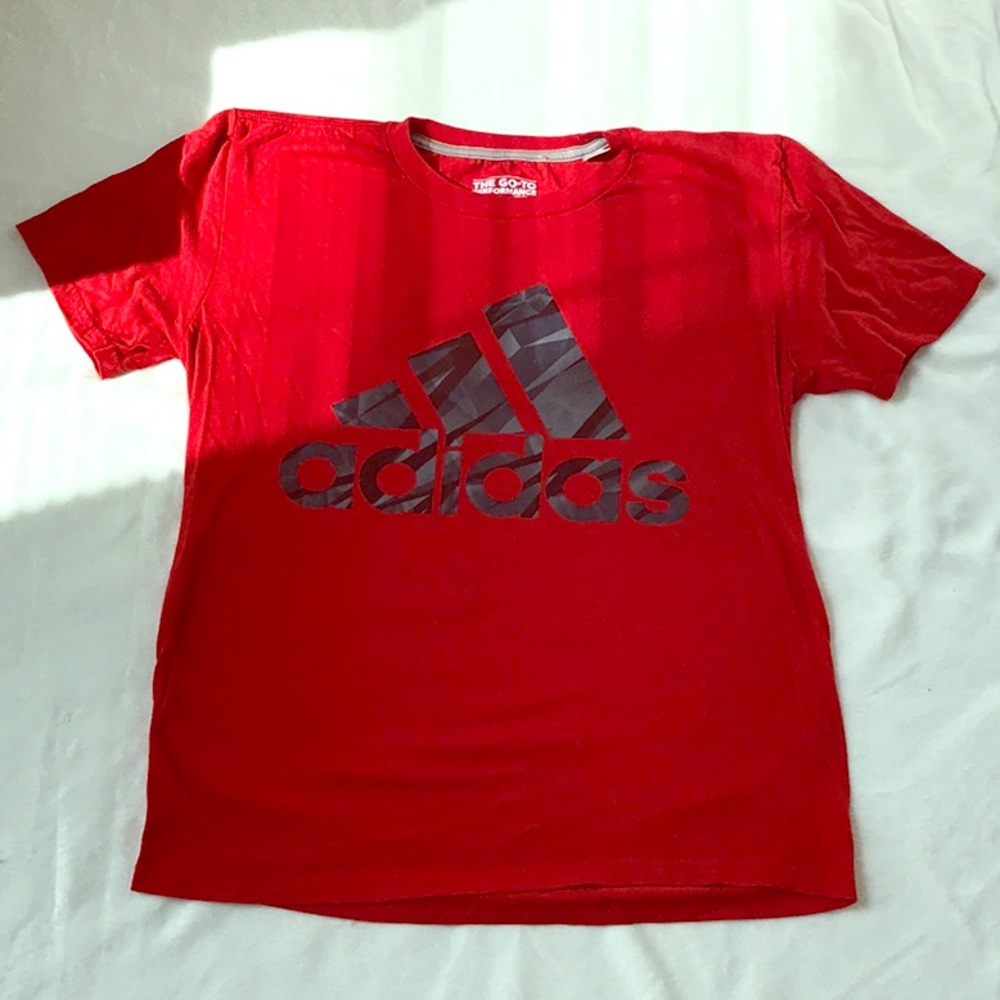 Boys Go-to Performance shirt